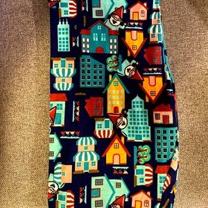 LulaRoe TC gnome leggings